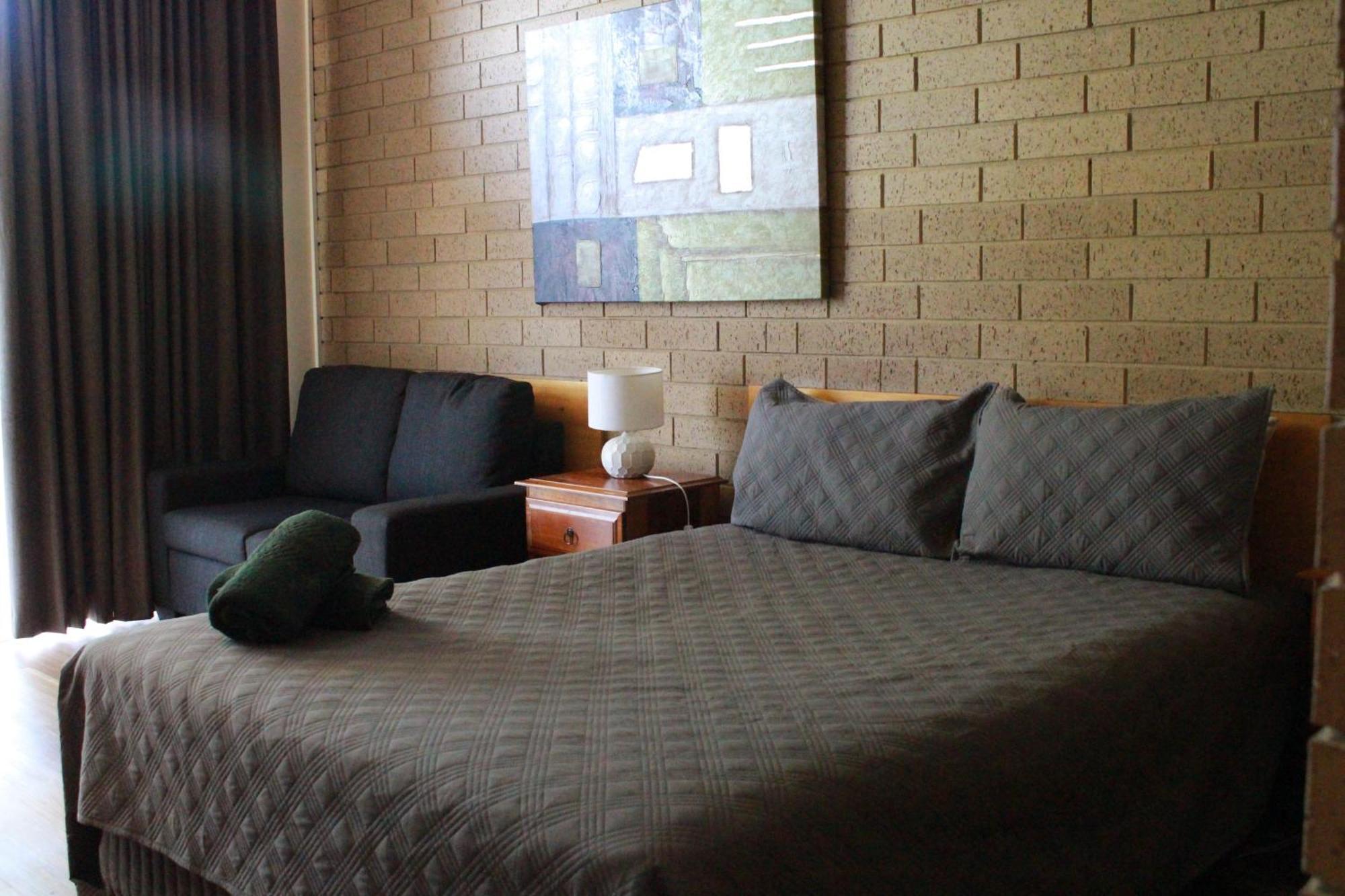 Moe Motor Inn - Contactless 24 Hour Checkinn Available 외부 사진